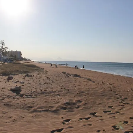 Holiday Beach דניה